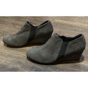 VIONIC Women's Size 8 
Stanton Gray Suede Comfort Wedge Ankle Boots Booties